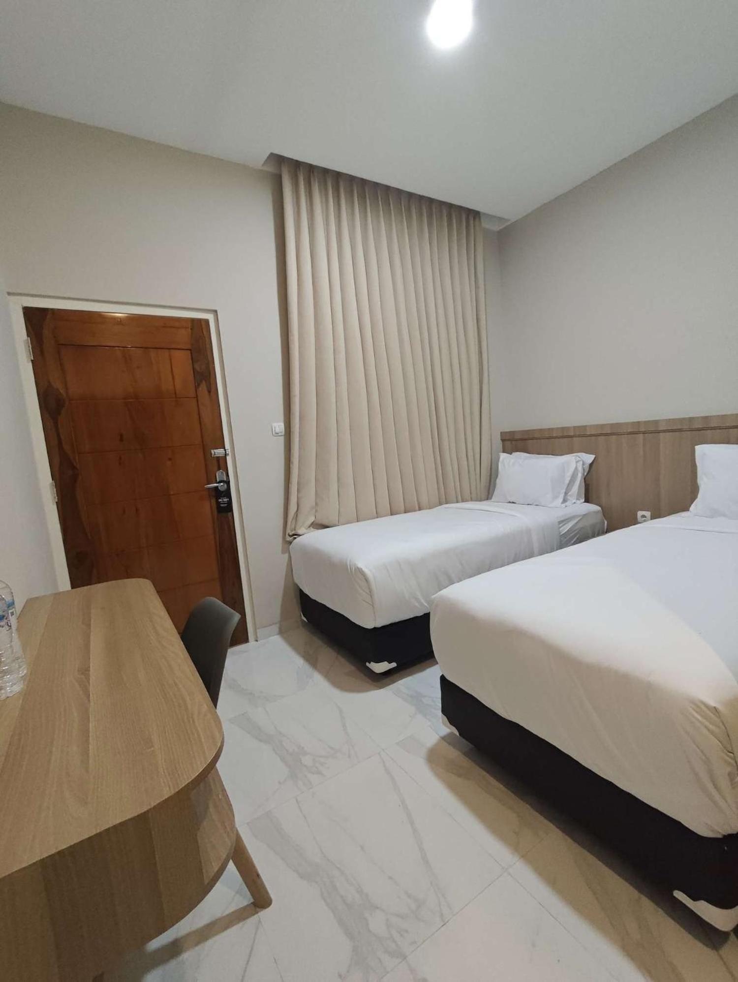 El Nipa Hotel Labuan Bajo Ngoại thất bức ảnh