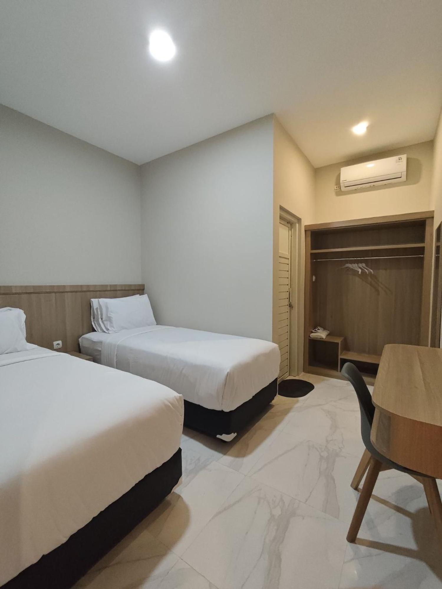 El Nipa Hotel Labuan Bajo Ngoại thất bức ảnh