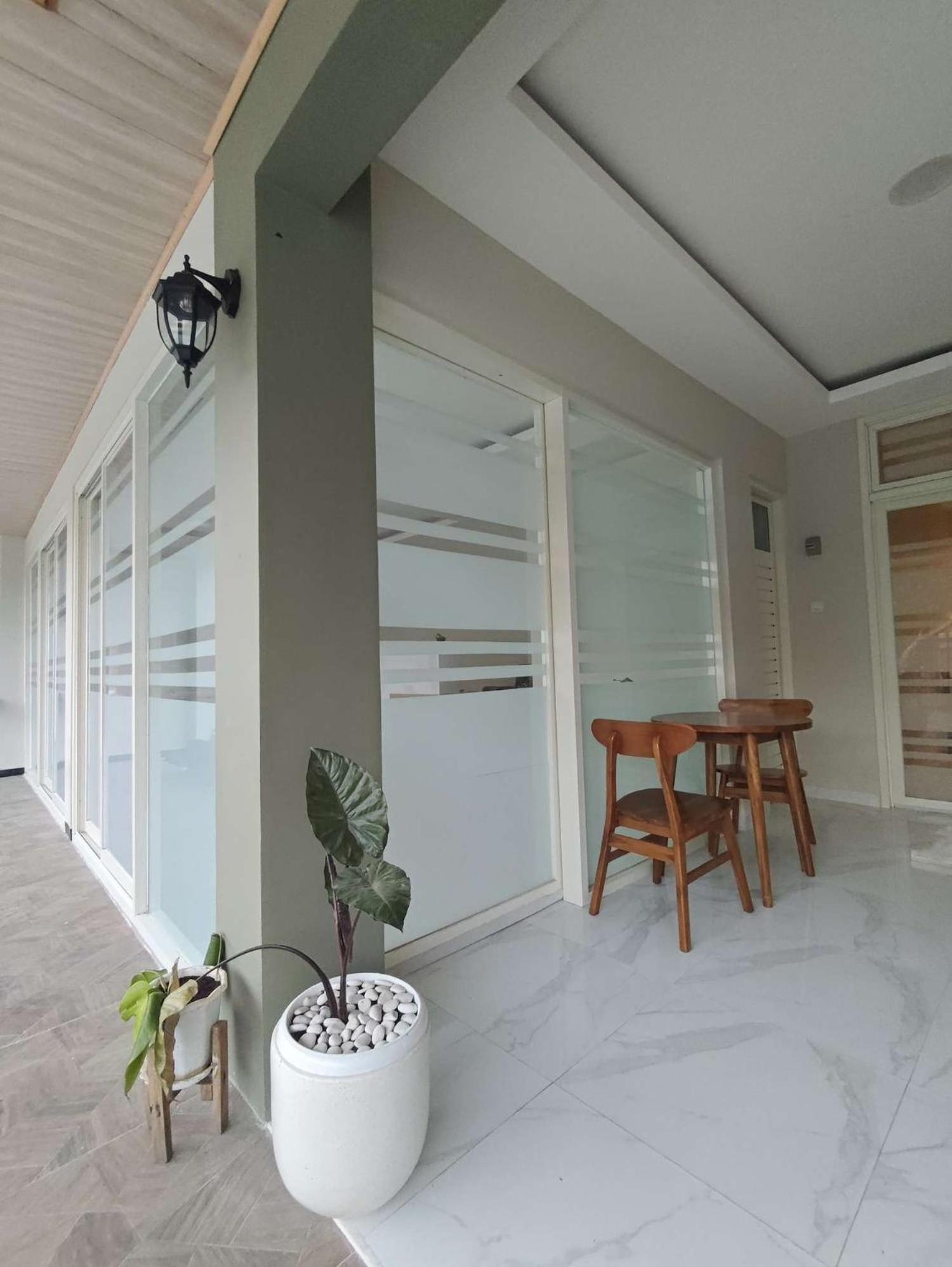 El Nipa Hotel Labuan Bajo Ngoại thất bức ảnh